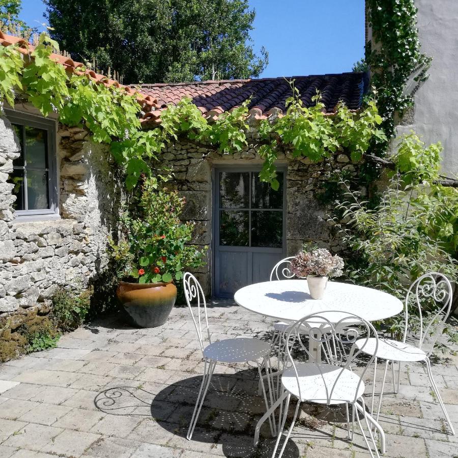 Au Logis De La Mongie Bed & Breakfast Soullans Eksteriør bilde