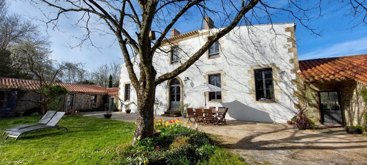 Au Logis De La Mongie Bed & Breakfast Soullans Eksteriør bilde