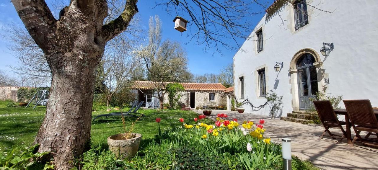 Au Logis De La Mongie Bed & Breakfast Soullans Eksteriør bilde