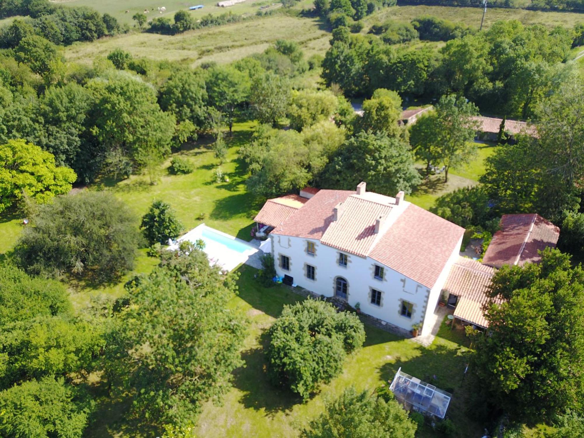 Au Logis De La Mongie Bed & Breakfast Soullans Eksteriør bilde